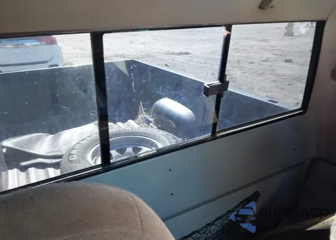 2000 Ford Ranger Xl/Xlt from USA, damaged, VIN 1FTYR14V6YPA28201